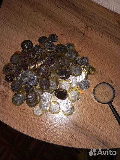 Юбилейные монеты