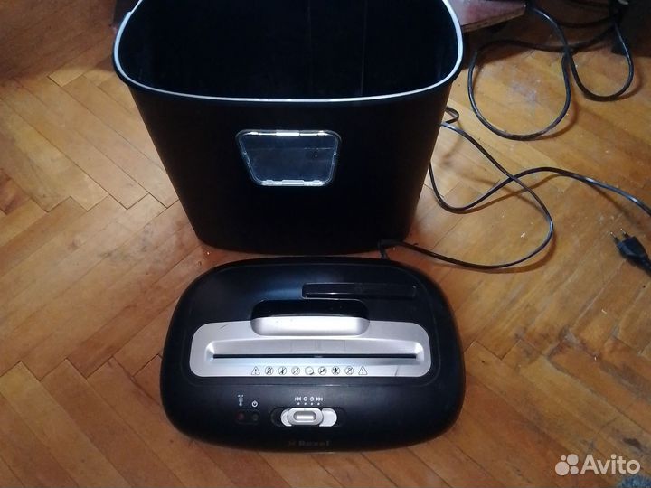 Шредер Rexel отл состояние бумага/диски/пластик