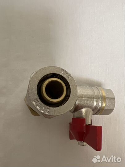 Кран шаровый для металлопластиковых труб тройник