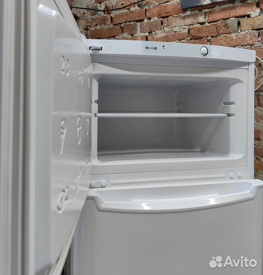 Холодильник Indesit 155x60x60sm