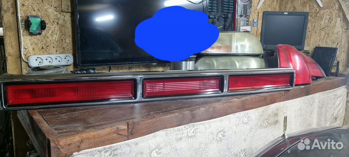 Фонарь Lightbar Lincoln Town Car 95 рестайлинг