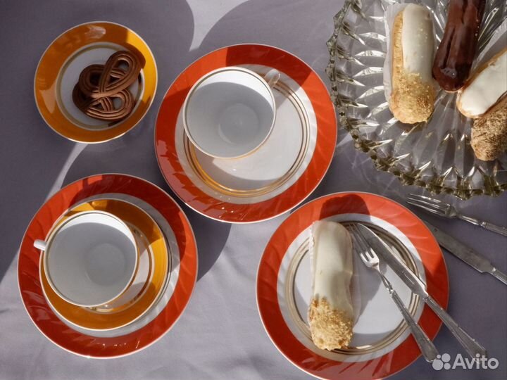 Набор столовой посуды, тарелки десертные