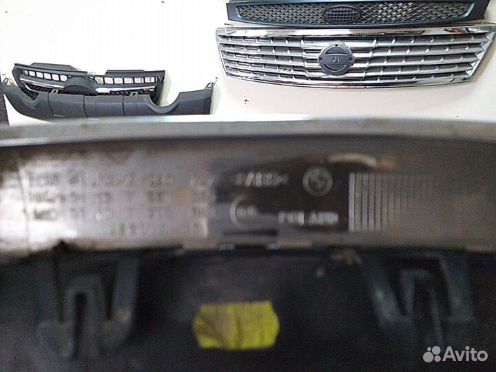 Решетка радиатора левая BMW F10