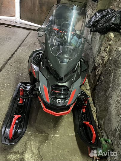 BRP Lynx Commander 900