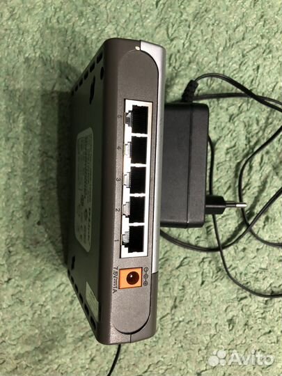 Коммутатор D-Link DES-1005D