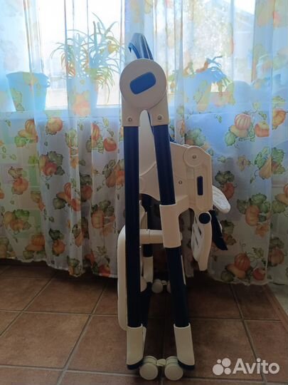 Стульчик для кормления capella