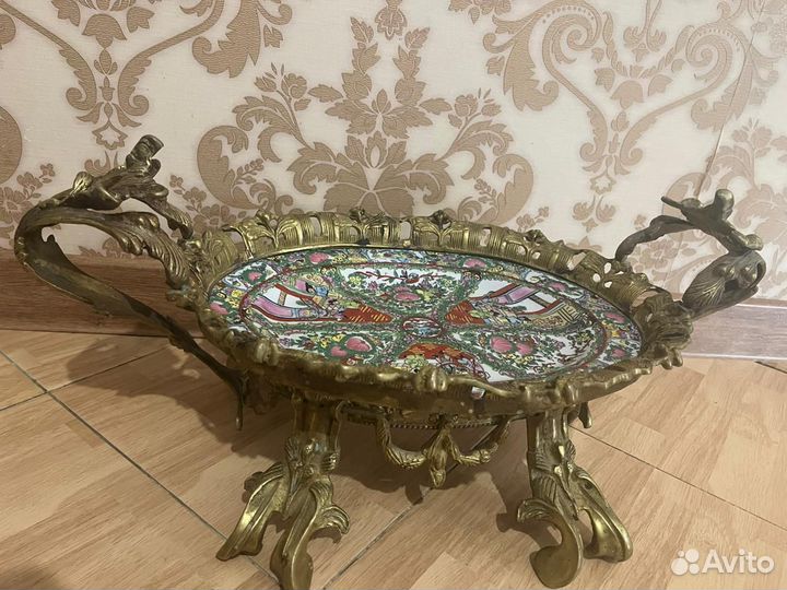 Ваза бронзовая