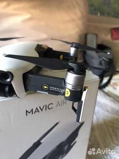 Квадрокоптер DJI Mavic Air