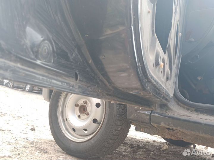 Дверь передняя левая renault logan