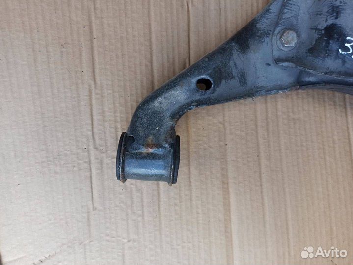 Рычаг передний правый верхний Mercedes-Benz