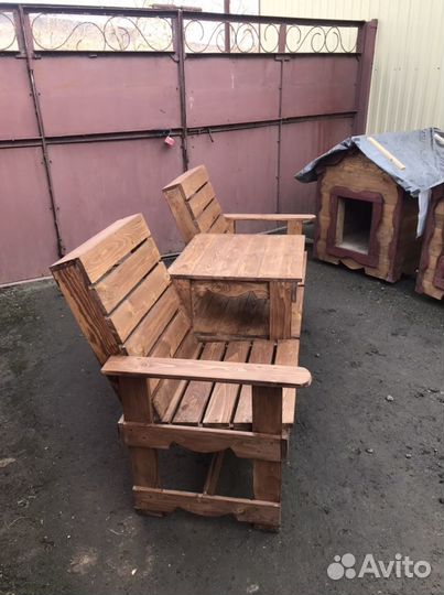 Лавочка на двоих