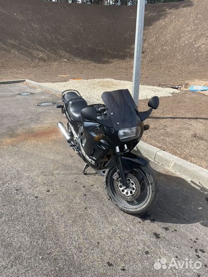 Suzuki GSX 400F Katana