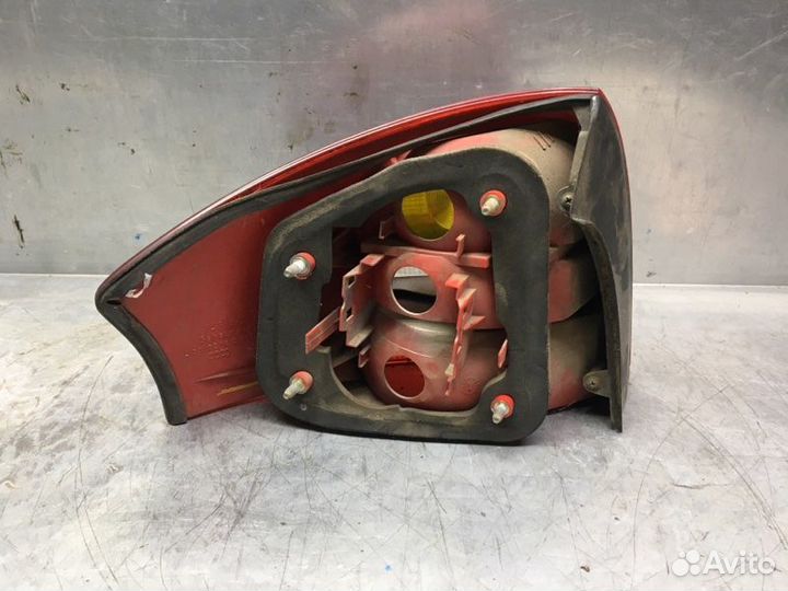 Фонарь задний правый Audi A6 C5 1997-2004 седан