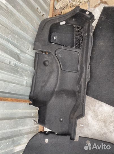 Обшивка багажника боковая Мерседес W 212 E класса