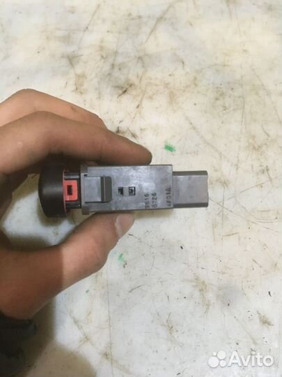 Кнопка аварийной сигнализации Daewoo Nexia