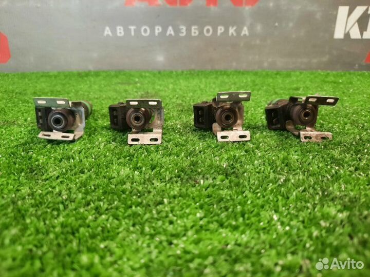 Форсунка топливная Ford Focus 2 хэтчбек 1.6