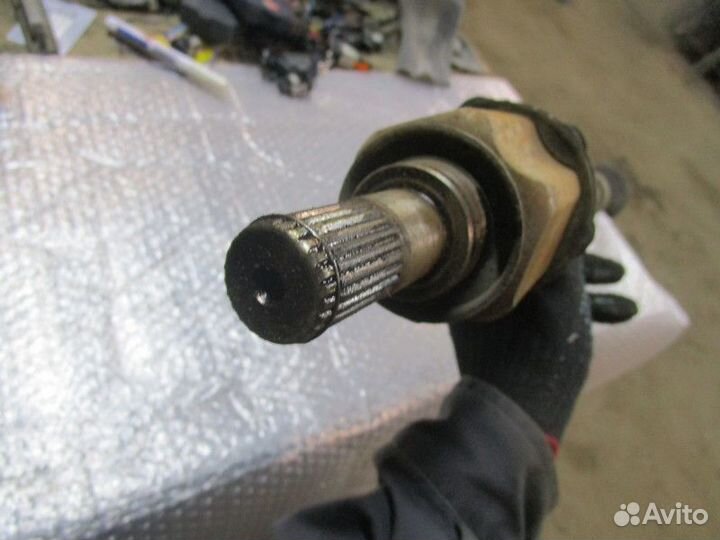 Полуось передняя правая Kia Ceed 2007-2012 (1.4-1