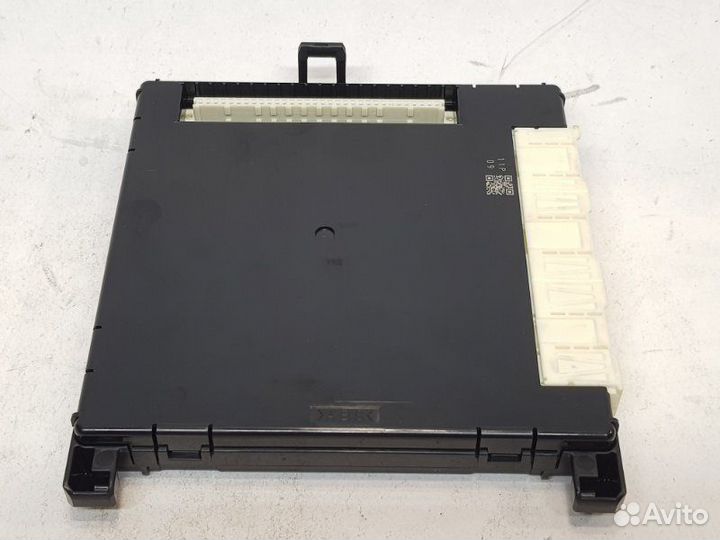 Блок управления бортовой сетью Lexus Ct200H ZWA10