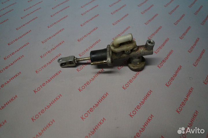 Nissan 30610-5M007 Цилиндр сцепления главный