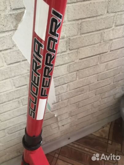 Самокат ferrari