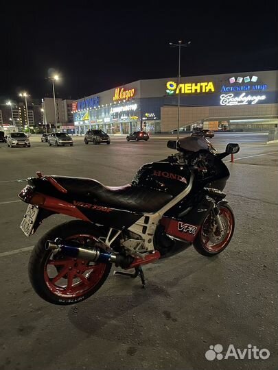 Продам honda VFR 750