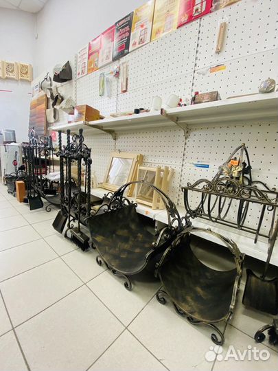 Каминный кованый набор и дровница