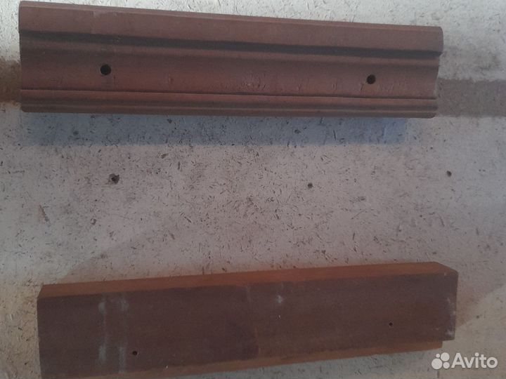 Бросок красного дерева под зеркало