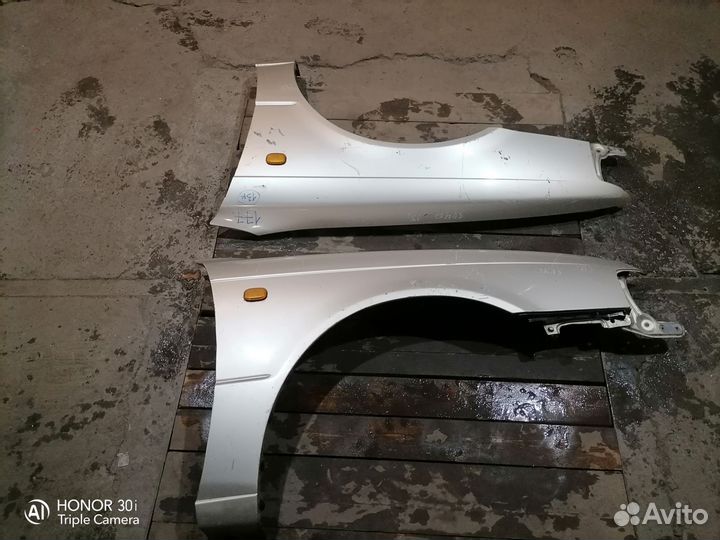 Крылья передние на тойота виста 1998г