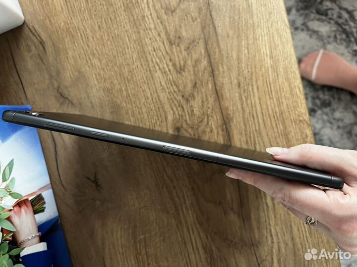 Планшет Lenovo TB- X606X