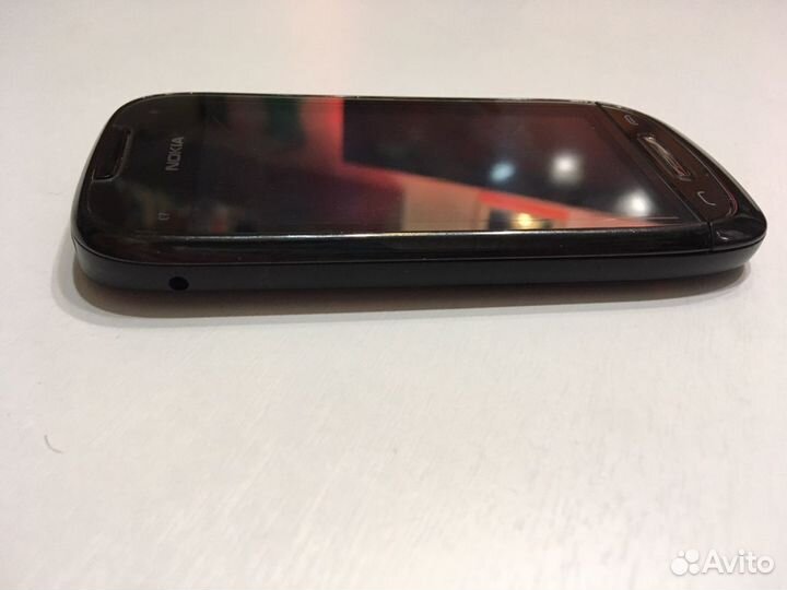 Телефон Nokia C7