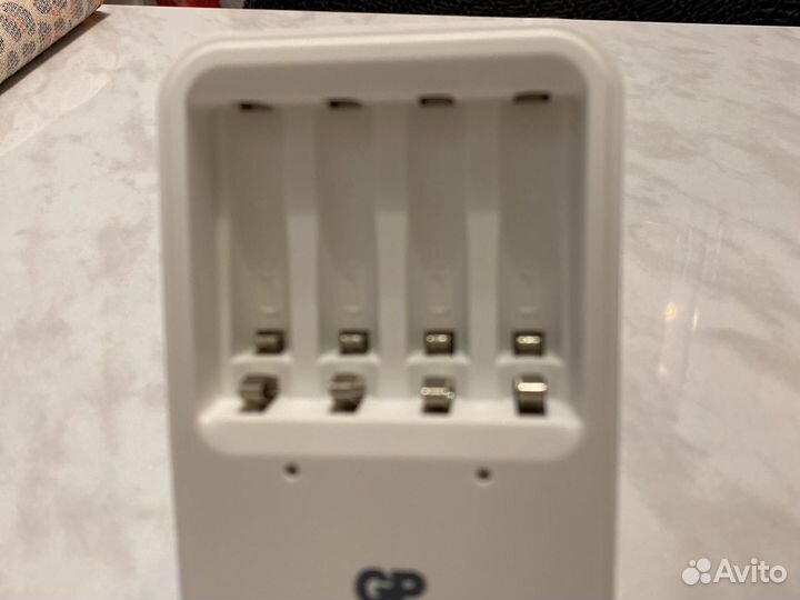 Зарядное устройство GP PowerBank PB420