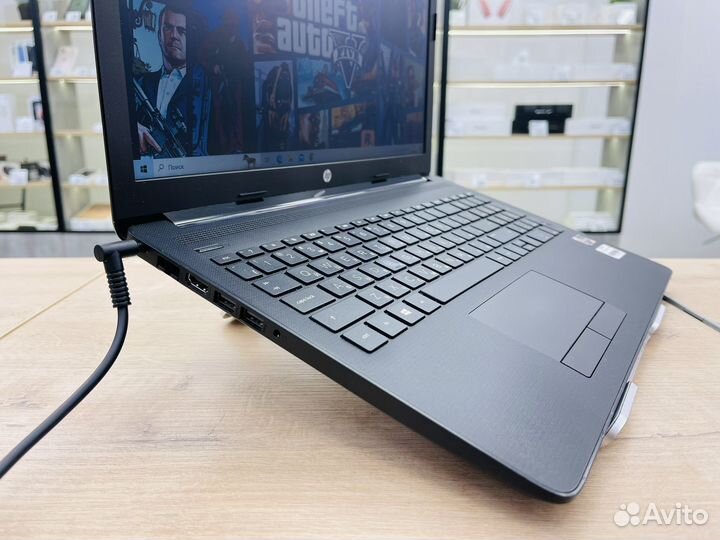 Ноутбук HP ryzen 5/8gb/vega8/256SSD