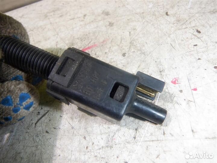 Выключатель концевой Ауди 80 90 Б3