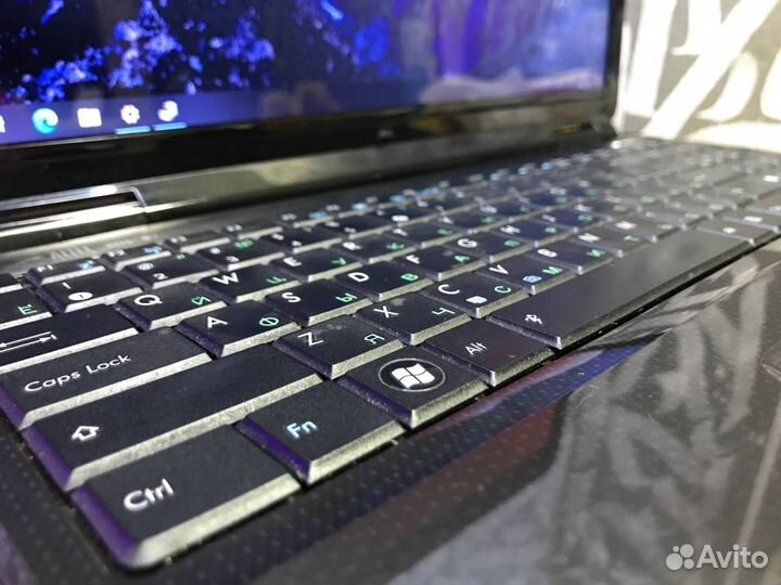 Надежный ноутбук Asus GeForce/Intel/SSD