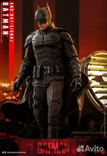 MMS641 Batman and Bat-signal set 1/6