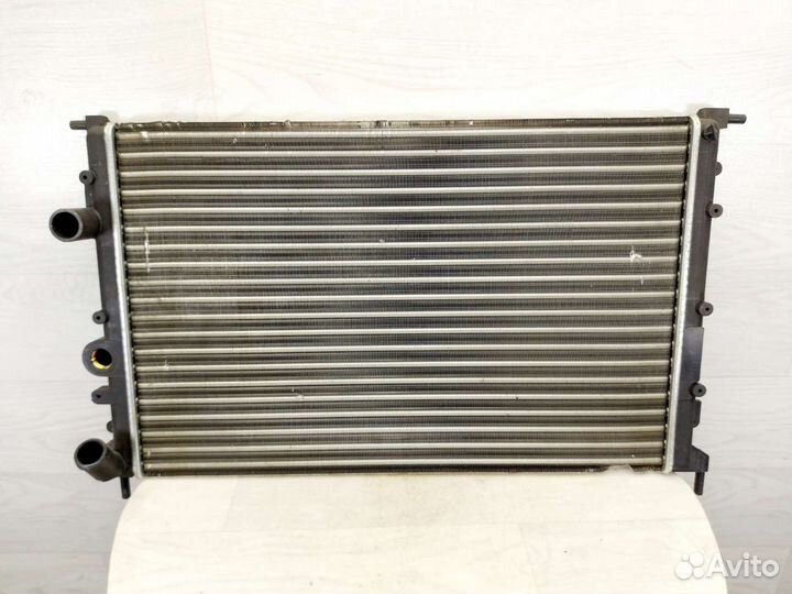 Радиатор охлаждения Renault Scenic 1/Megane 1