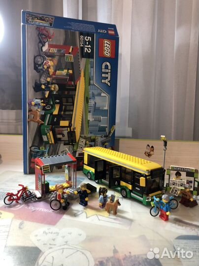 Lego City 60154 автобусная остановка