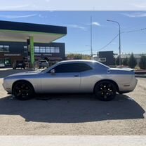 Dodge Challenger 3.6 AT, 2013, 186 000 км, с пробегом, цена 2 800 000 руб.