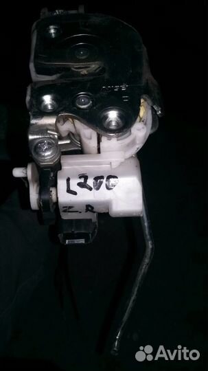 Mitsubishi L200 KB Замок двери