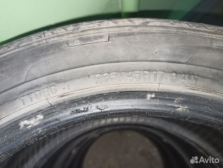 Toyo TYDRB 235/45 R17 94W