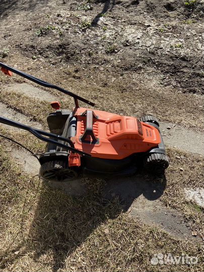 Газонокосилка электрическая black+decker