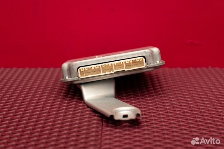 Блок управления подвеской Toyota Land Cruiser 200