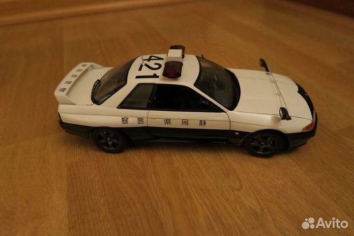 Kyosho 1:18 полицейский автомобиль