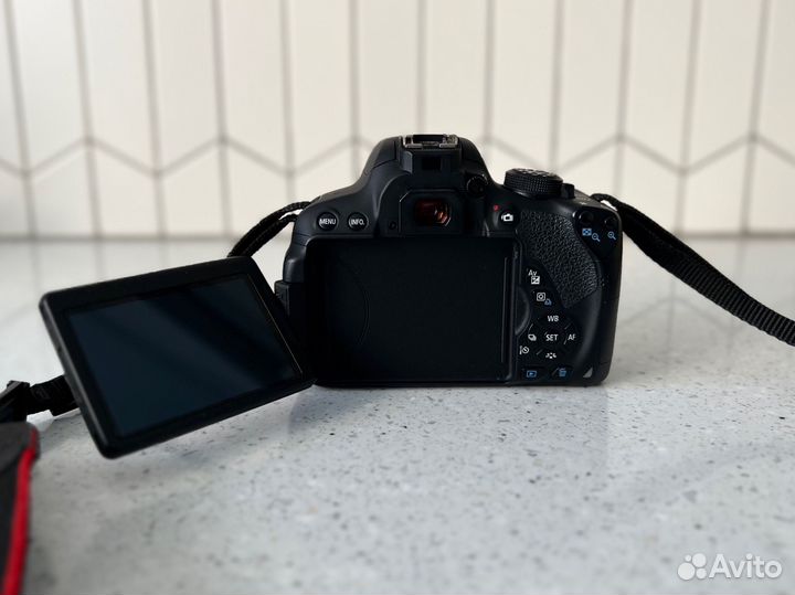 Зеркальный фотоаппарат canon 700d body