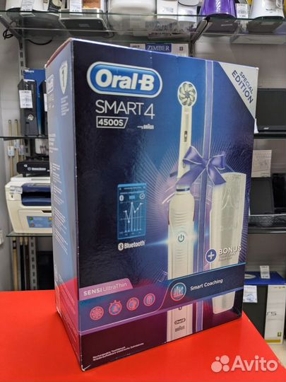 Электрическая зубная щетка Oral-B SMART 4 4000