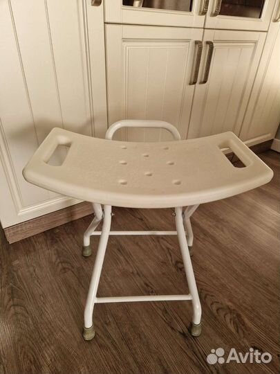 Стул в ванну для пожилых