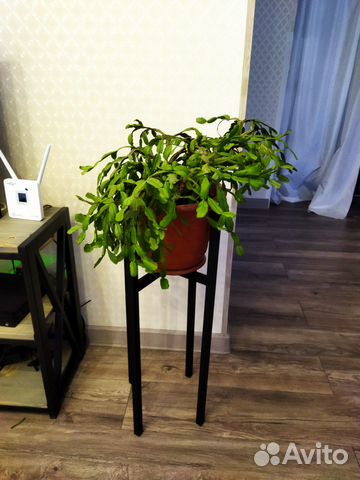 Подставка для цветов напольная металлическая