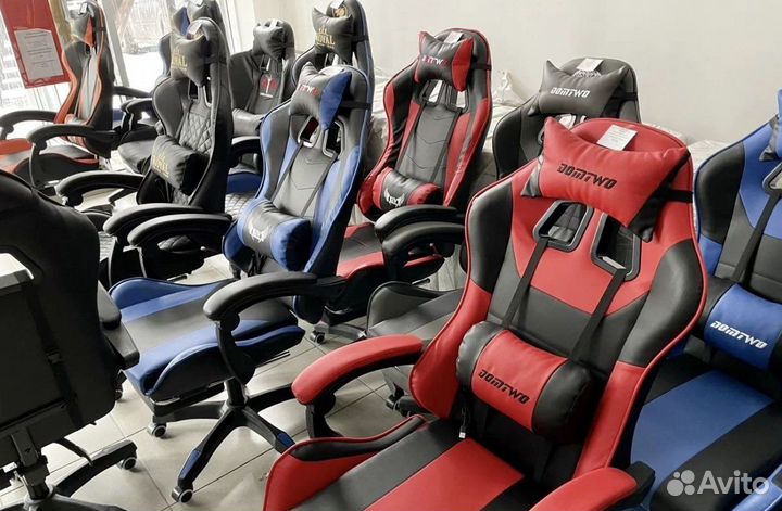 Компьютерное кресло с массажем новое