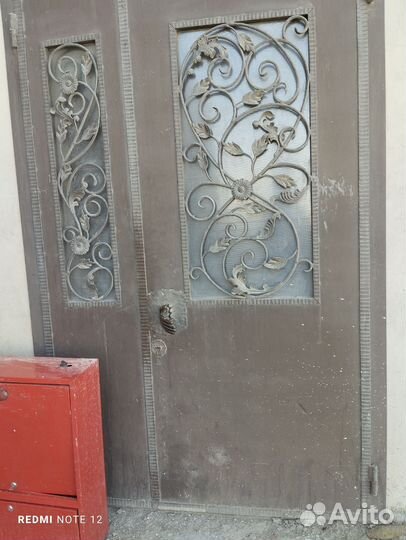 Железная дверь