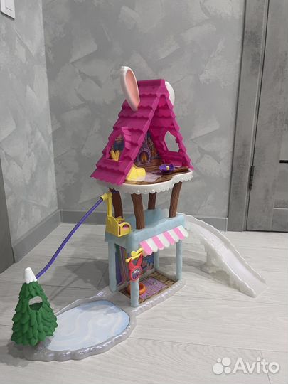 Домик Энчантималс зимний